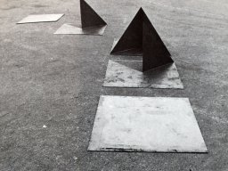 Staeuble Juerg - Flaeche-Raum-Ecke-Flaeche 1975